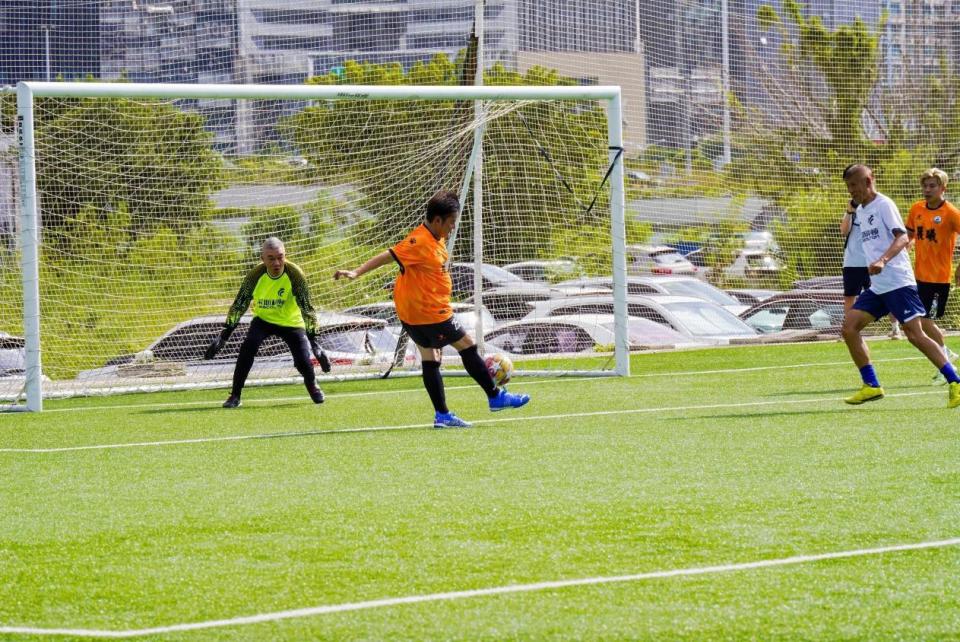 既为迎接即, 记者, 国家足球队