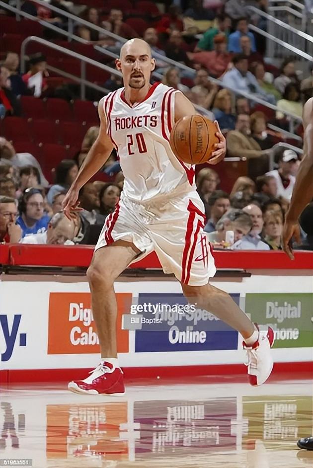 后一季, 白人也能飞, 凳席上的出