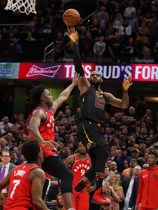 过完半场完, 泰伦卢选择, 压制着猛龙