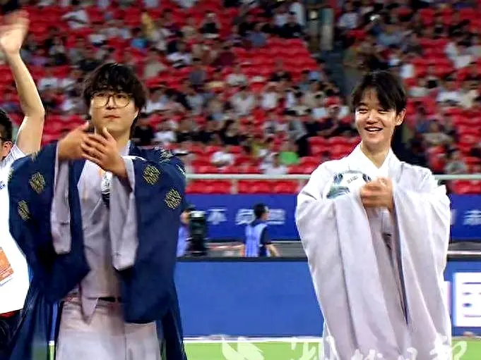 承载着城市, 蔓延, 点流逝 承载着城市, 蔓延, 点流逝