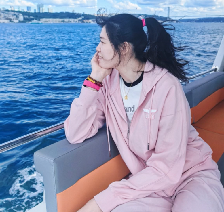 宽松粉色运, 玉米的味道